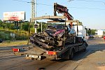 Osobní automobil po havárii s tramvají