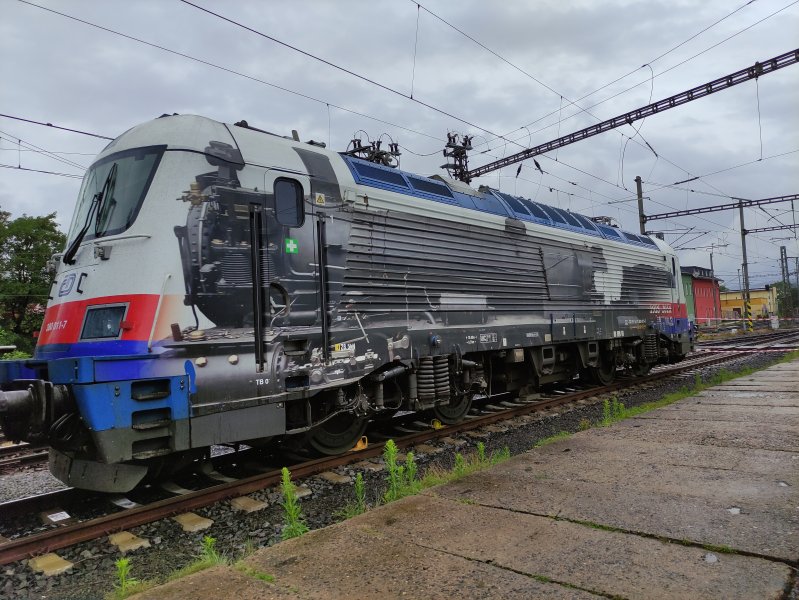 380 011-7