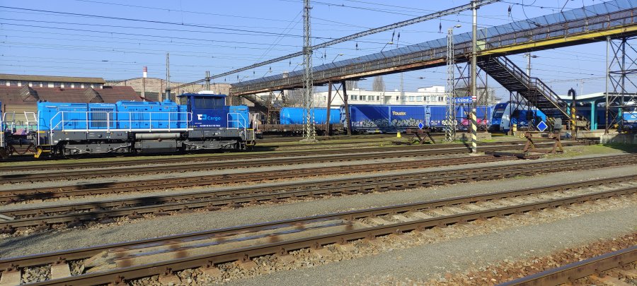 742 756-0