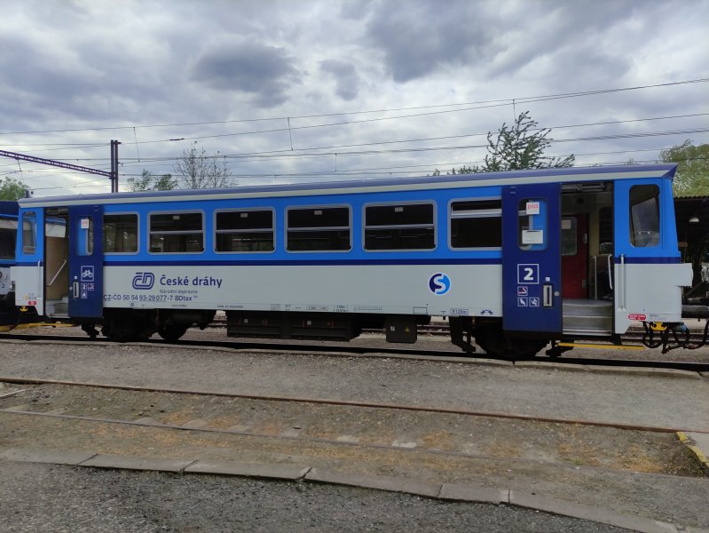 93-29 077-7