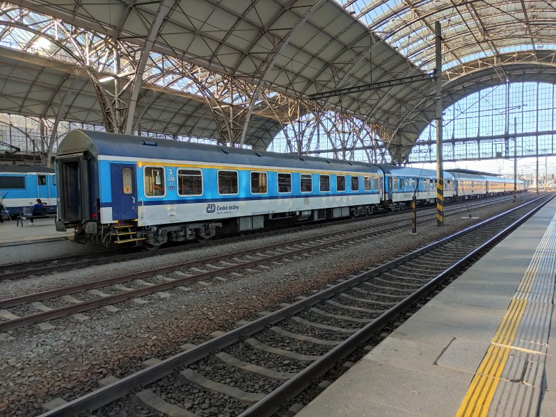 19-51 005-7