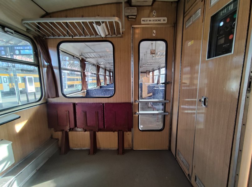 810 381-4