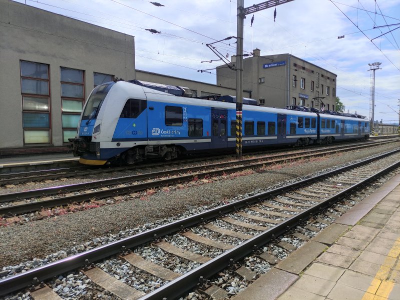 651 233-9