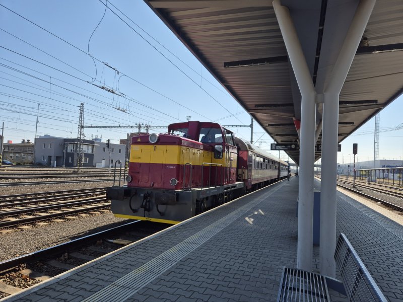 710 090-2