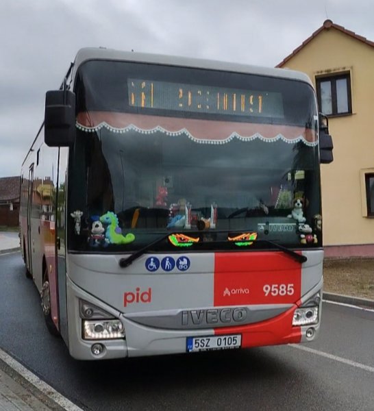 9585