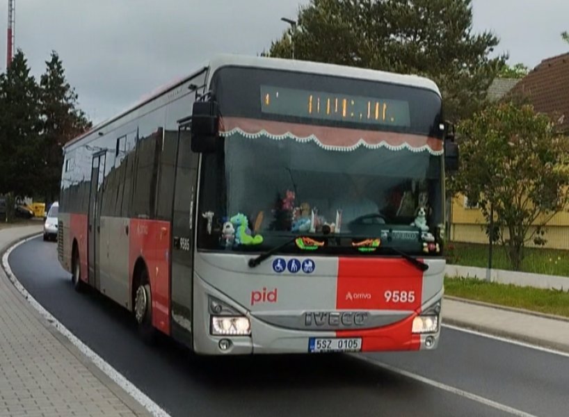 9585