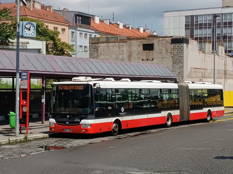6754