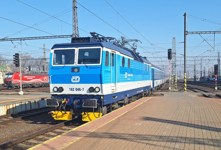 162 046-7