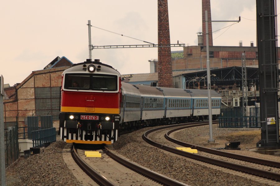 754 074