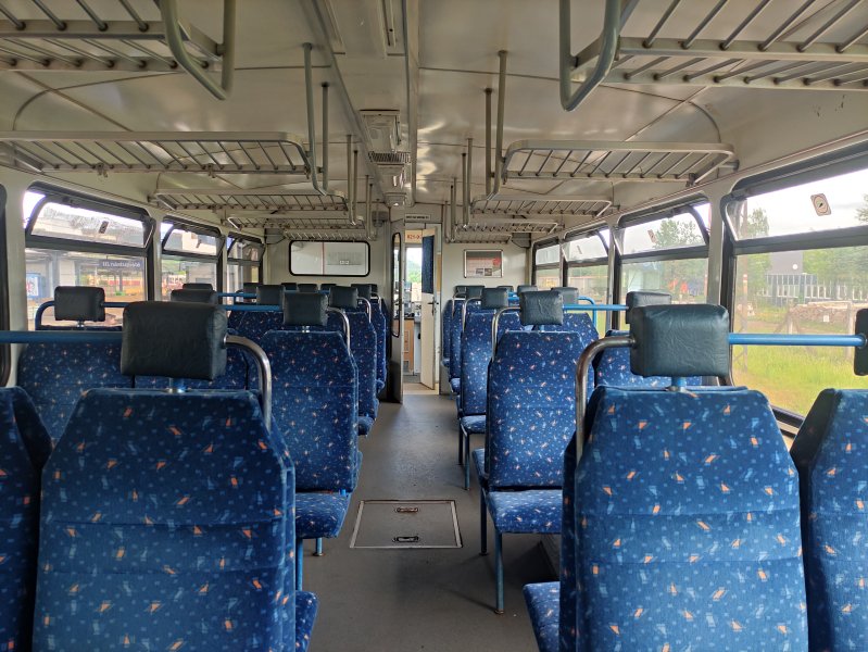 811 021-5