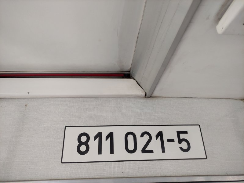 811 021-5