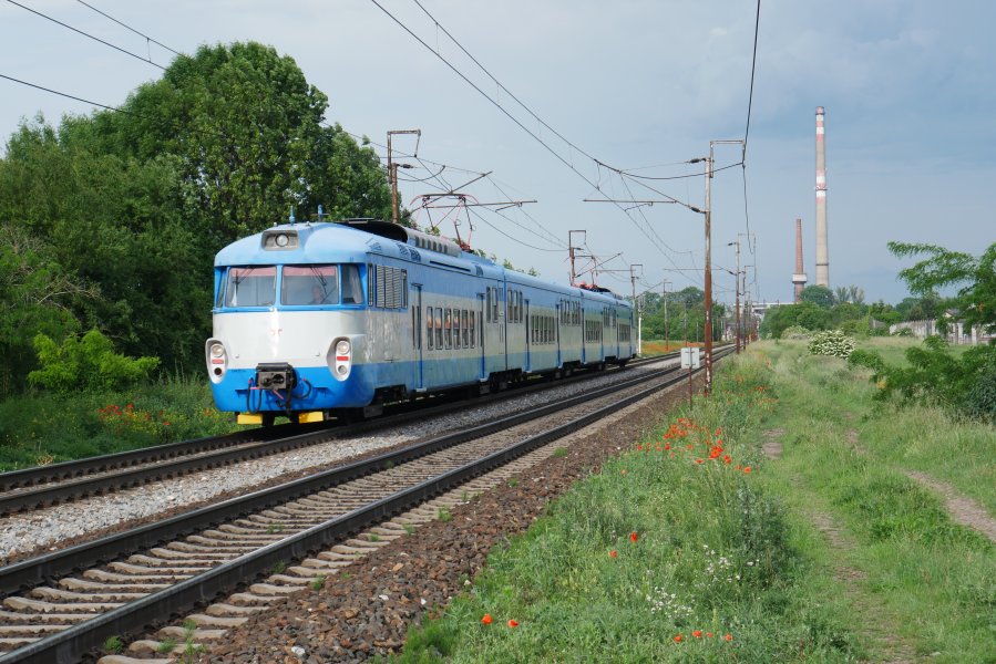 451 045-9