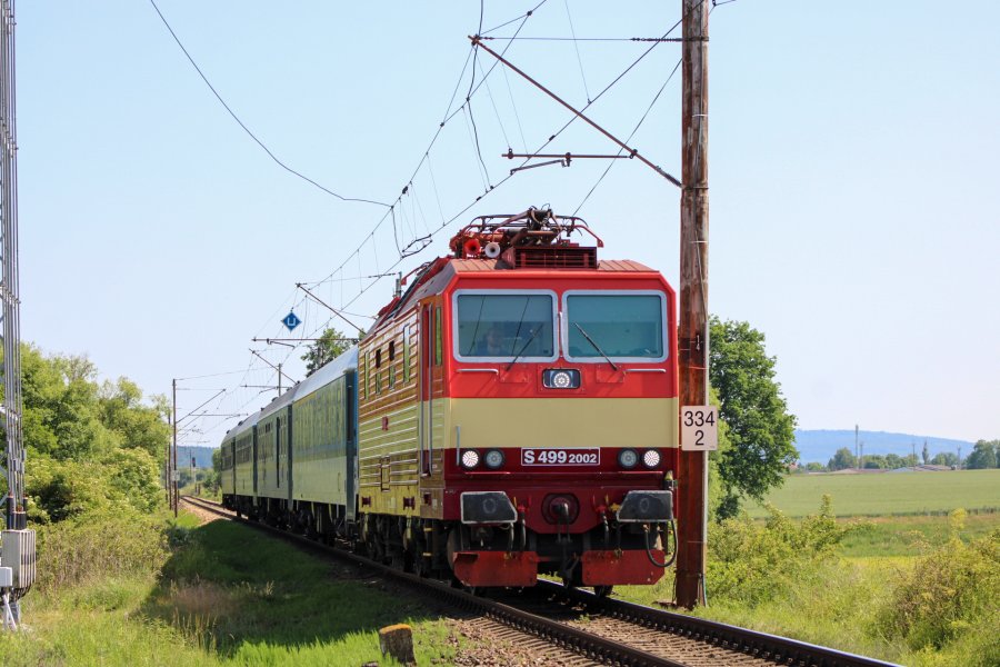263 002