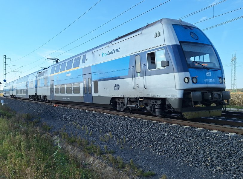 471 069-5