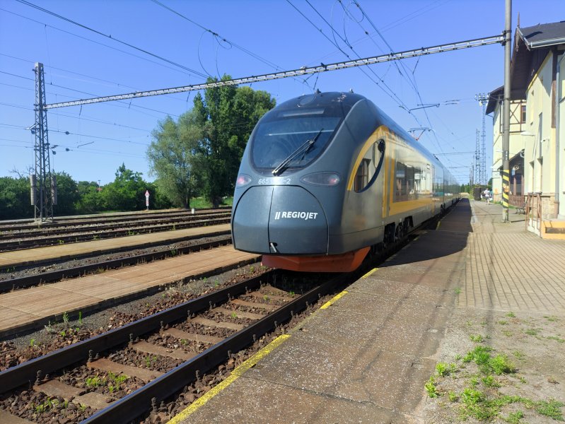665 002-2