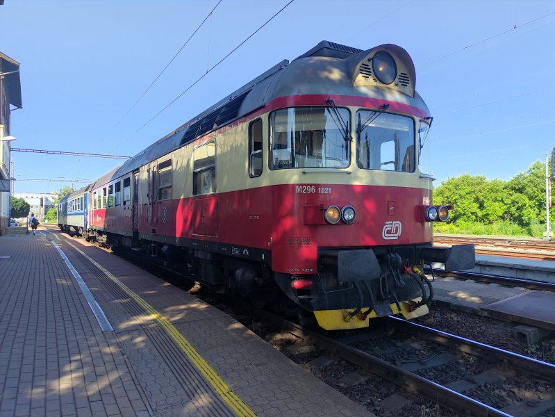 854 021-3