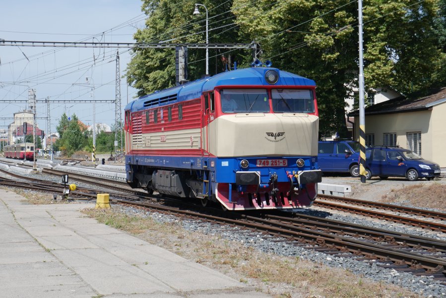 749 251-5