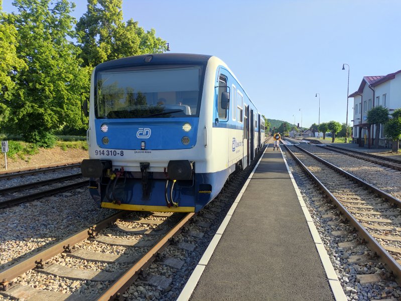 914 310-8