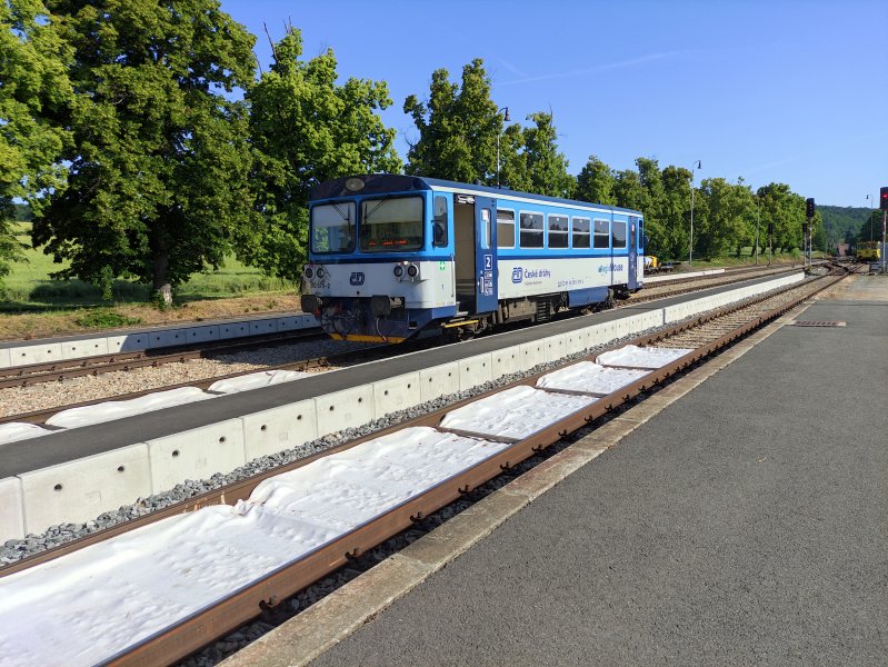 810 570-2
