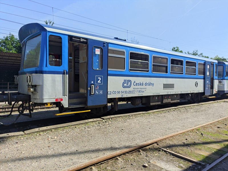 93-29 077-7