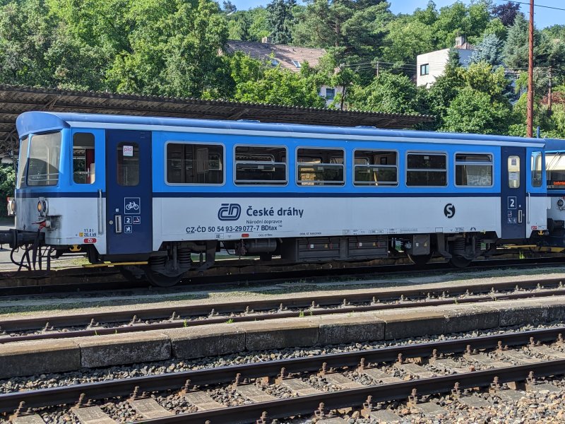 93-29 077-7