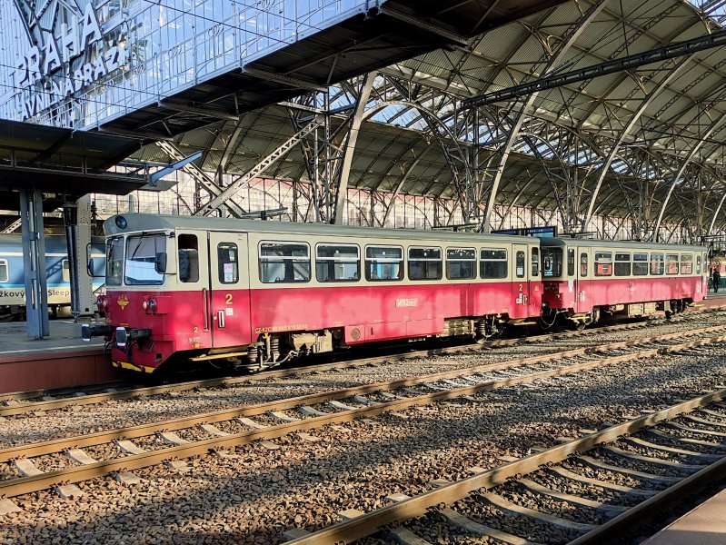 810 517-3