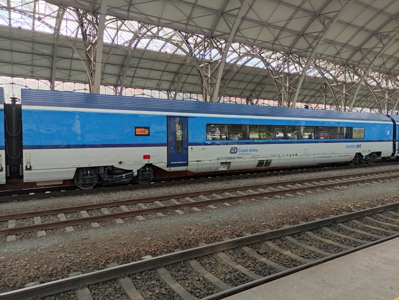 84-90 011-4